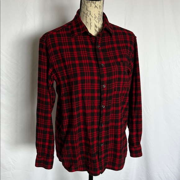 Red plaid classic St John’s Bay flannel shirt size small women - Picture 2 of 7